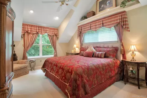 Bedroom - 81 Hillcrest Ln, Peekskill, NY 10566 photo 1 of 3