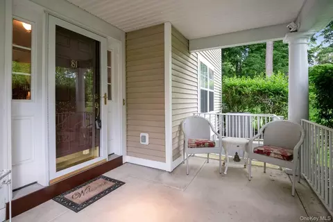 Exterior - 81 Hillcrest Ln, Peekskill, NY 10566 photo 3 of 5