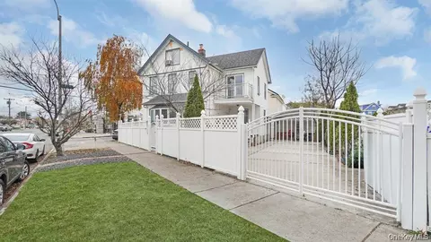 217-34 Hempstead Ave, New York, NY 11429