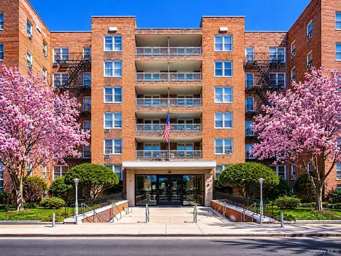 60-11 Broadway #6A, Woodside, NY 11377