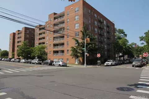 60-11 Broadway #6A, Woodside, NY 11377