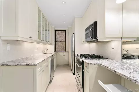 595 W End Ave #3D, New York, NY 10024