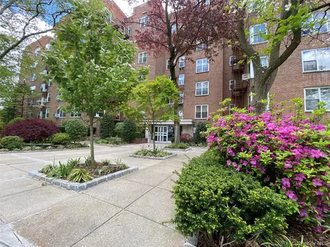 209-80 18th Ave #2G, New York, NY 11360