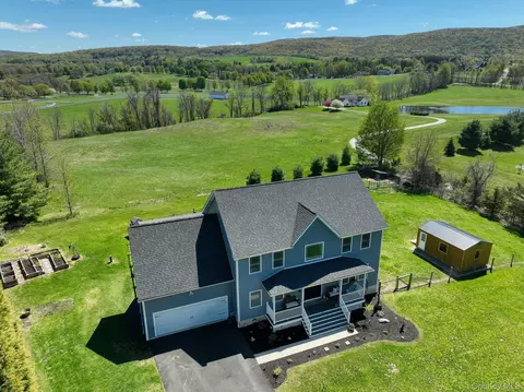 83 Lime Ridge Rd, Beekman, NY 12570