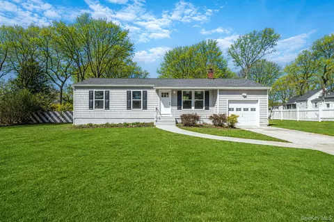 38 Hopes Ave, Holtsville, NY 11742