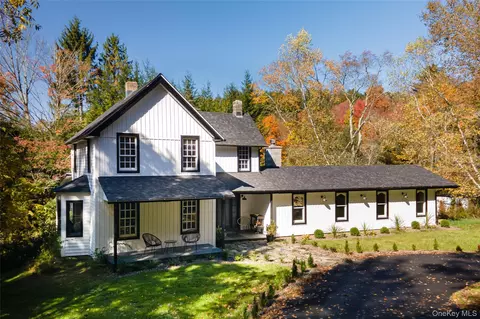 9 Clark A Rd, Woodbourne, NY 12788