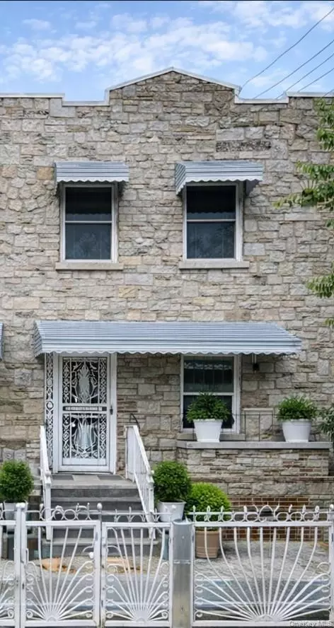 747 Taylor Ave, New York, NY 10473