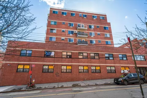 13616 31st Rd #8B, New York, NY 11354