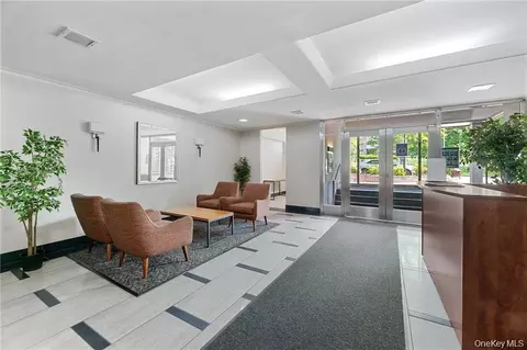 2711 Henry Huudson Pkwy #6D, New York, NY 10463