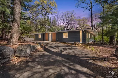 18 Halley Dr, Ramapo, NY 10970