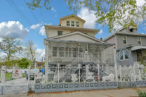 515 Beach Ave, New York, NY 10473