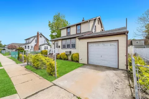 20 Ronald Pl, Roosevelt, NY 11575