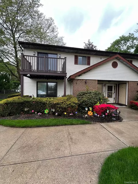 615 Broadway #2, Amityville, NY 11701