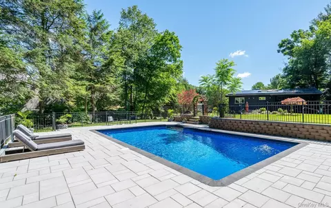 27 Lakeview Ave W, Cortlandt, NY 10567