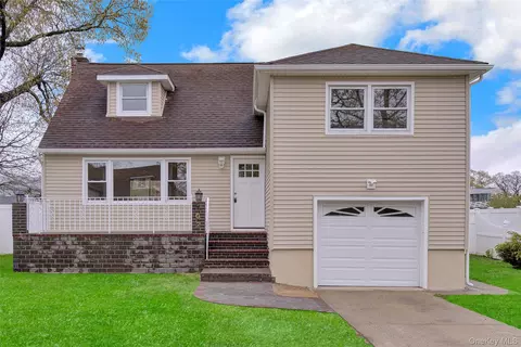 102 Hausch Blvd, Roosevelt, NY 11575