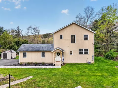 21 Kent Lake Ave, Kent, NY 10512