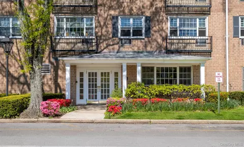 1 Consulate Dr #1G, Eastchester, NY 10707