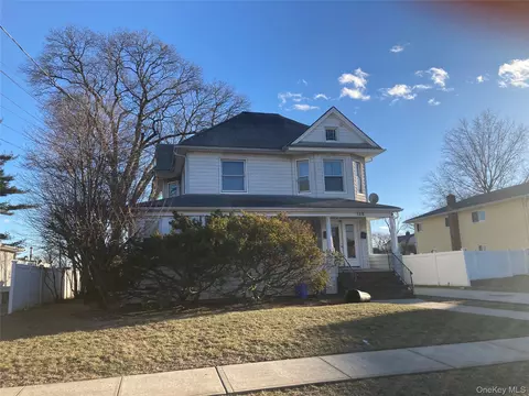 185 Southside Ave, Freeport, NY 11520