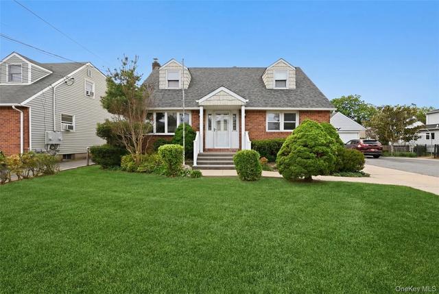 59 Central Ave, Westbury, NY 11590
