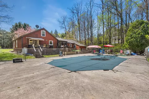 Exterior - 11 Hustis Rd, Philipstown, NY 10516 photo 2 of 2