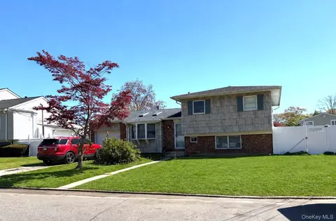 379 W 24th St, Deer Park, NY 11729