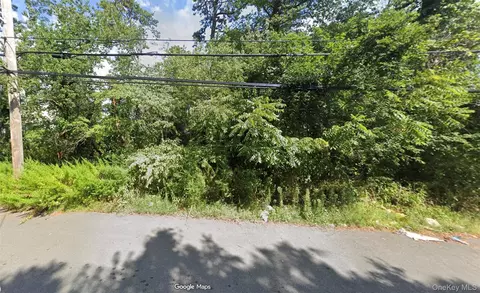 95 Irving Ave, Babylon, NY 11798