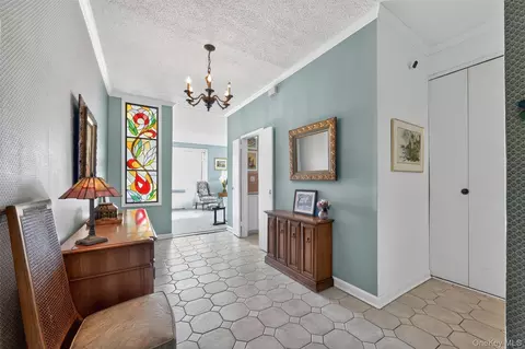 Entry Way - 16 Rockledge Ave #6D-2, Ossining, NY 10562 photo 1 of 2