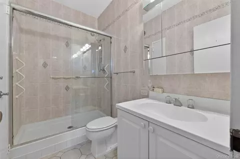 Bath - 16 Rockledge Ave #6D-2, Ossining, NY 10562 photo 2 of 2