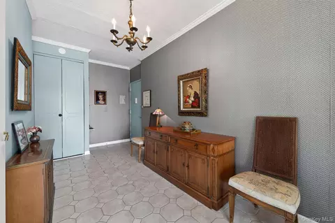 Entry Way - 16 Rockledge Ave #6D-2, Ossining, NY 10562 photo 2 of 2