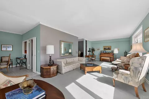 Living - 16 Rockledge Ave #6D-2, Ossining, NY 10562 photo 3 of 4