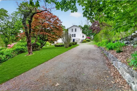 17 Montrose Station Rd, Cortlandt, NY 10548