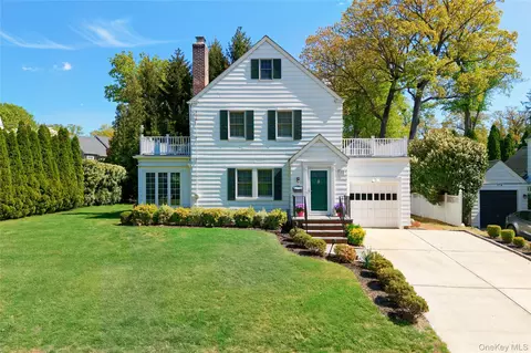 182 Ryder Rd, North Hempstead, NY 11030
