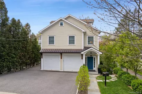 51 Wallace St, Eastchester, NY 10707