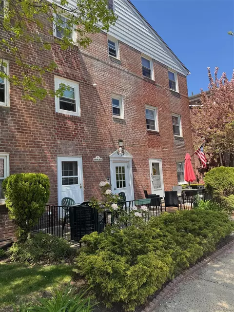 8 Leewood Cir #5R, Eastchester, NY 10709