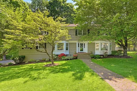 116 Burns Pl, Briarcliff Manor, NY 10510