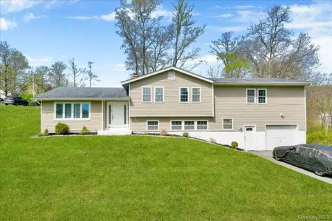 1 Forest Ln, Salisbury Mills, NY 12577