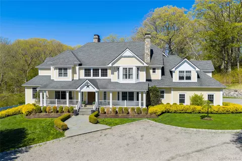 84 Twin Lakes Dr, Bedford, NY 10506