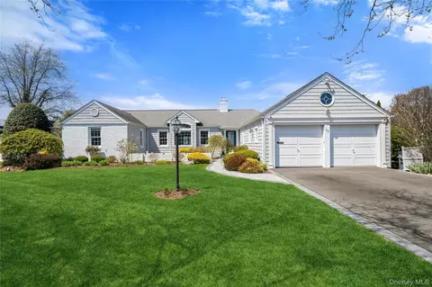 48 Davison Ln E, West Islip, NY 11795