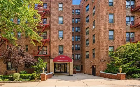 67-30 Dartmouth St #1K, New York, NY 11375
