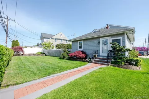 35 Healy Ave, Inwood, NY 11096