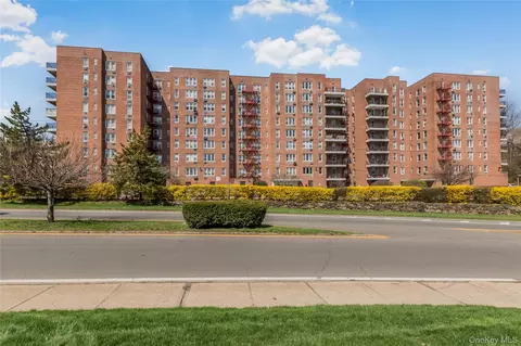 245 Rumsey Rd #8T, Yonkers, NY 10701