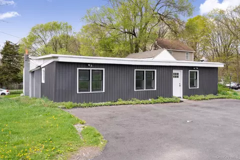 637 Violet Ave, Hyde Park, NY 12538