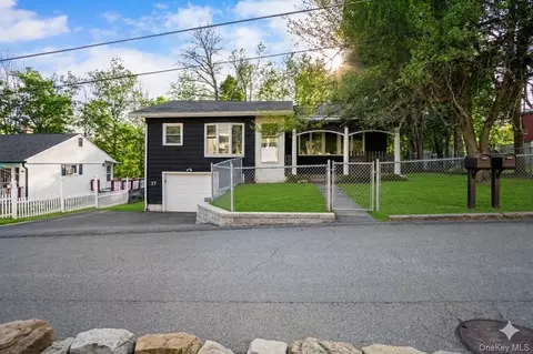 37 Nelshore Dr, Thompson, NY 12701
