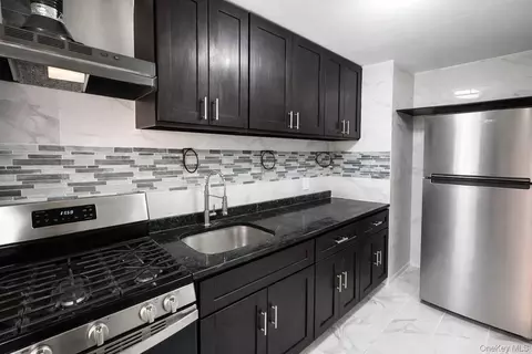 141-20 77 Rd #1C, Kew Gardens Hills, NY 11367