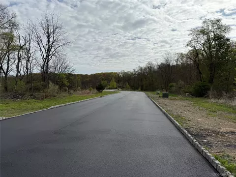 19 Arrowhead Ln, Minisink, NY 10998