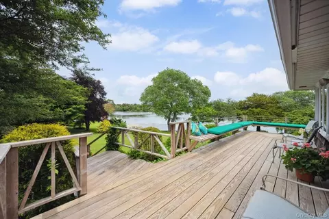 Exterior - 9 Lakeland Ave, Patchogue, NY 11772 photo 5 of 7