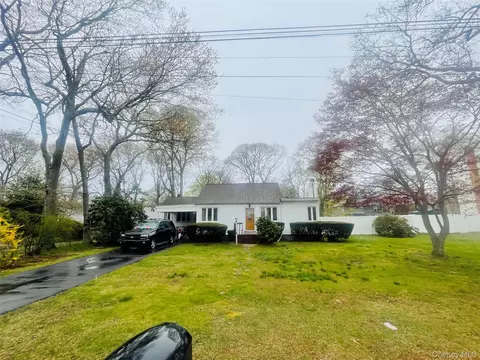 66 Corbin Ave, Shirley, NY 11967