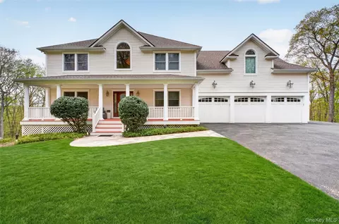 55 Twilight Ln, Putnam Valley, NY 10579