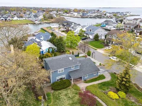 142 E Shore Dr, Massapequa, NY 11758