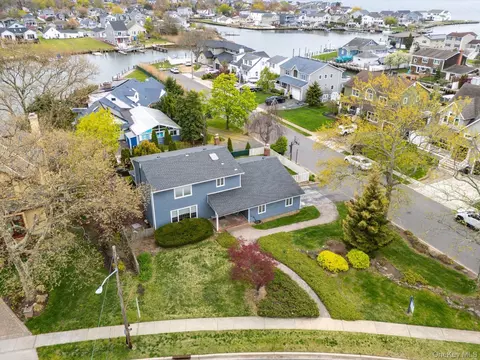142 E Shore Dr, Massapequa, NY 11758